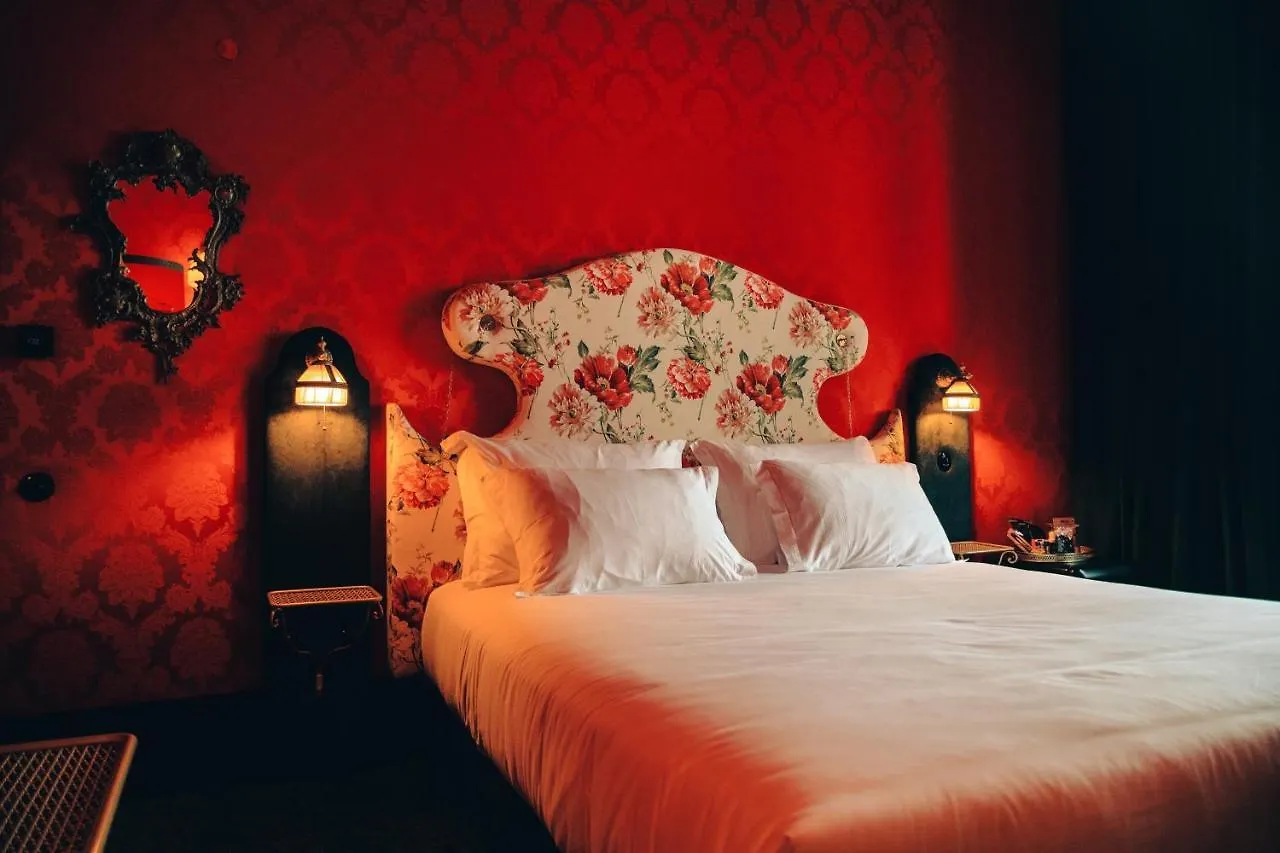 Pensao Amor Madam'S Lodge Lisboa 0*,