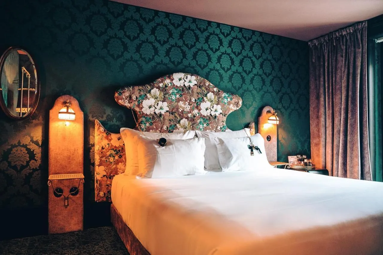 Pensao Amor Madam'S Lodge Lisboa Pensionat
