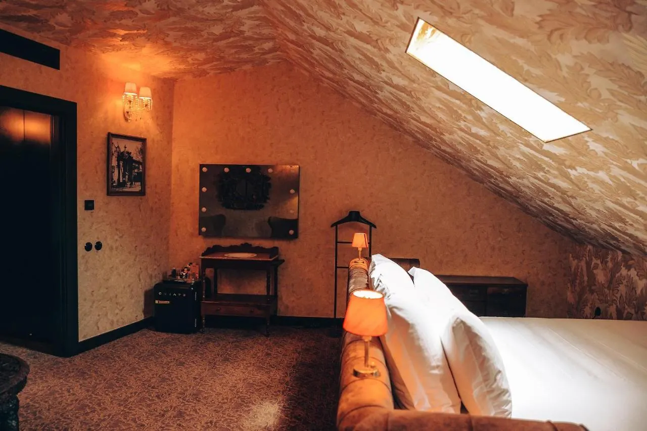 Pensionat Pensao Amor Madam'S Lodge Lisboa