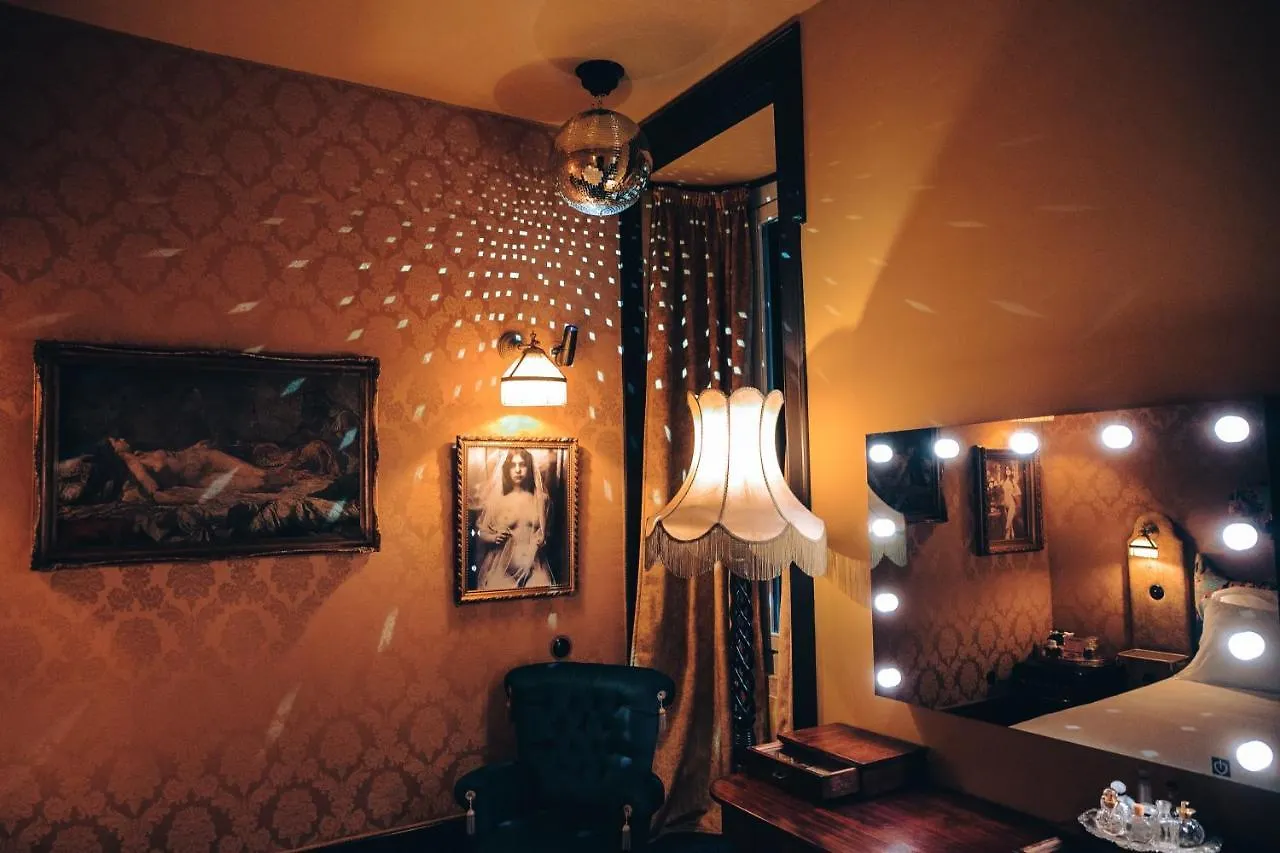 Pensionat Pensao Amor Madam'S Lodge Lisboa