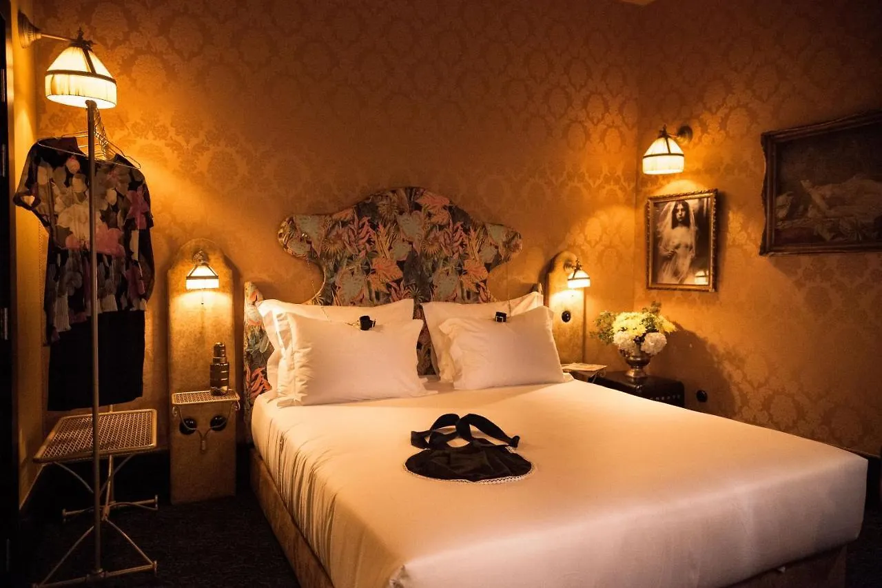 Guest house Pensao Amor Madam'S Lodge Lisbon