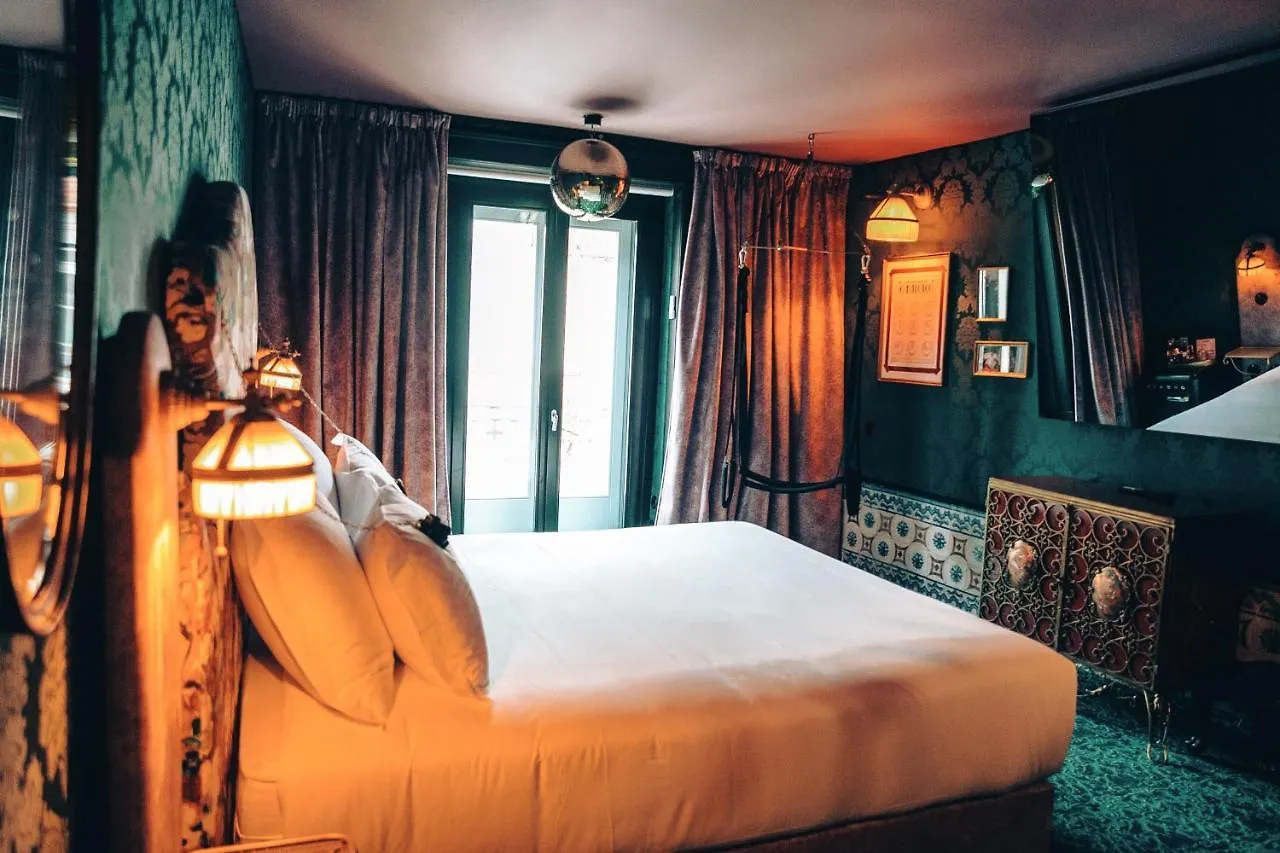 Guest house Pensao Amor Madam'S Lodge Lisbon Portugal