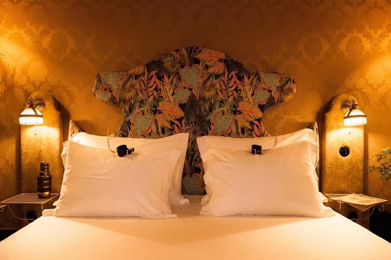 Guest house Pensao Amor Madam'S Lodge Lisbon Portugal