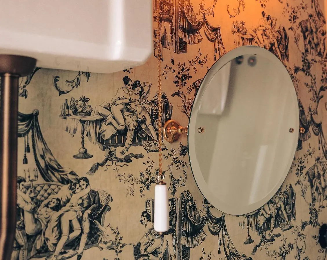 Guest house Pensao Amor Madam'S Lodge Lisbon Portugal